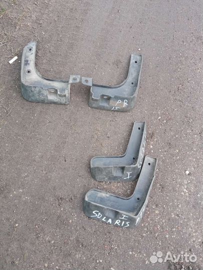 Hyundai Solaris 1 брызговик