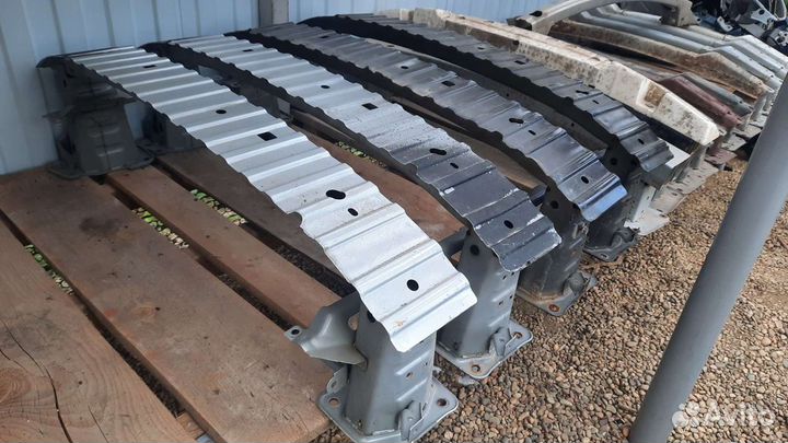 Усилитель переднего бампера Мазда 3