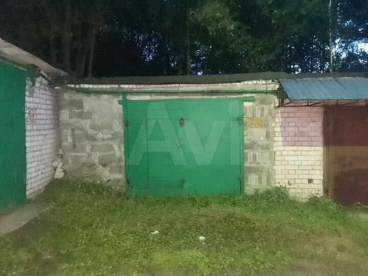 Гараж, > 30 м²