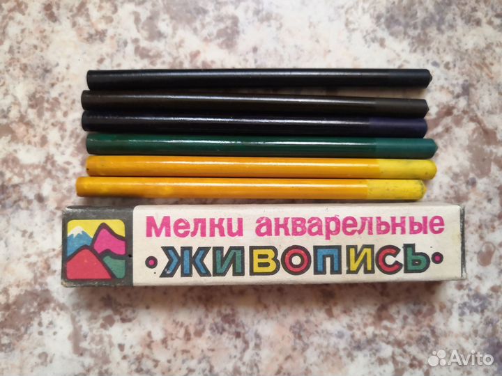 Карандаши жировые и мелки акварельные из СССР
