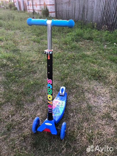 Самокат детский трехколесный новый
