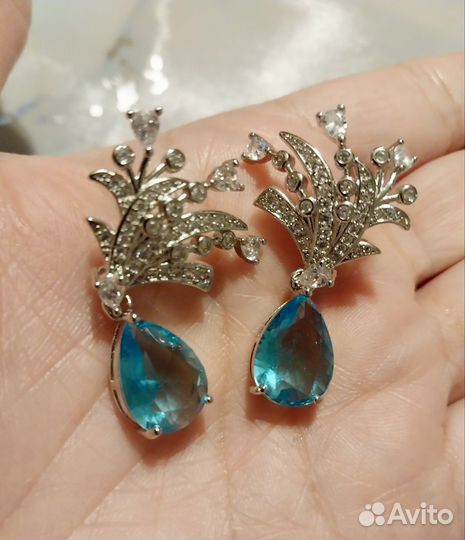 Серьги с цирконами