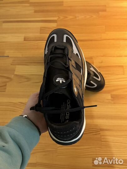 Кроссовки Adidas с светоотражателем