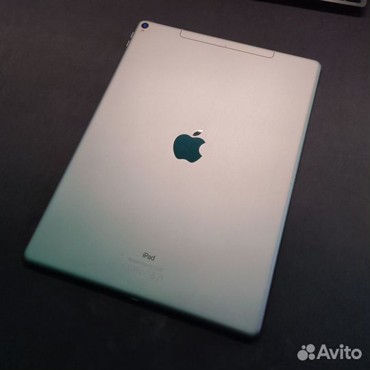 iPad Pro 12,9 дюйма (2-го поколения) 64Гб