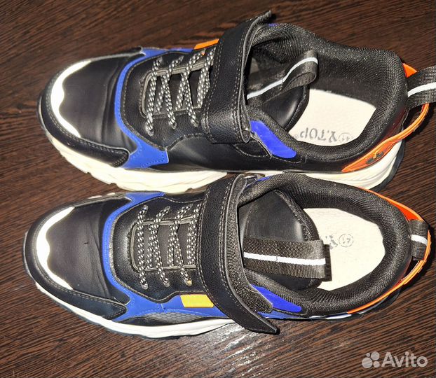 Кроссовки мужские 41размер бу