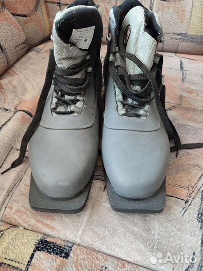 Лыжные ботинки
