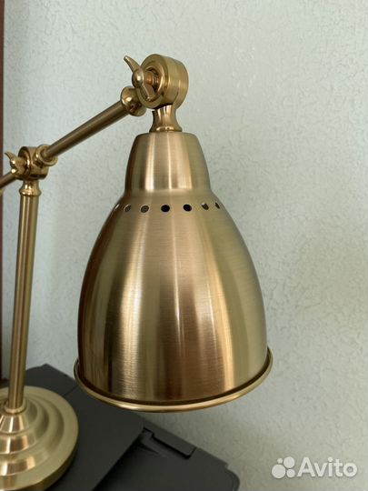 Лампа настольная