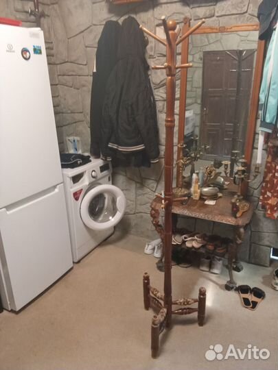 Вешалка напольная деревянная