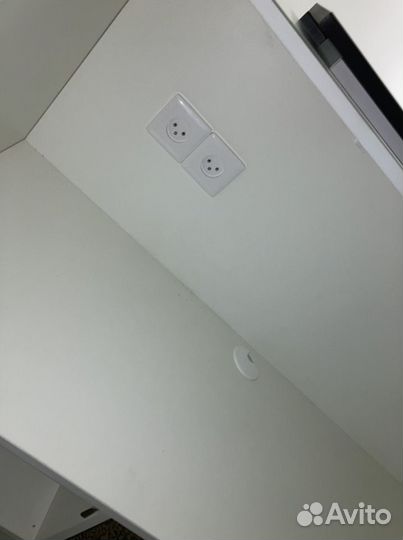 Стол ресепшен