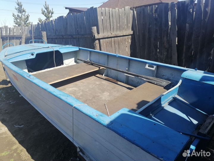 Лодка с мотором
