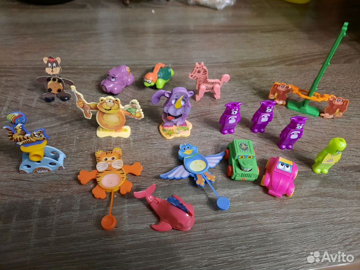 Игрушки Киндер сюрприз