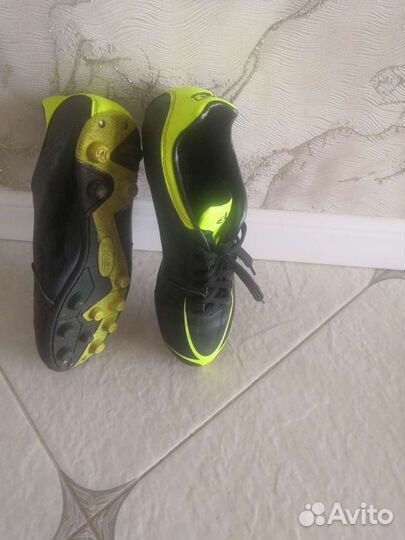 Футбольные бутсы