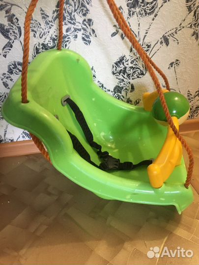 Детские качели уличные