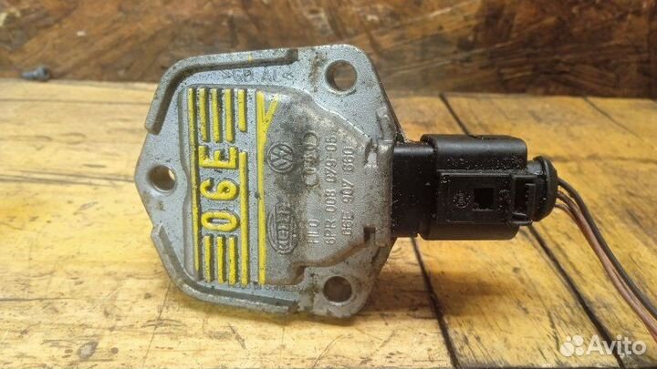 Датчик уровня масла Audi A4 B7 2.0 2007