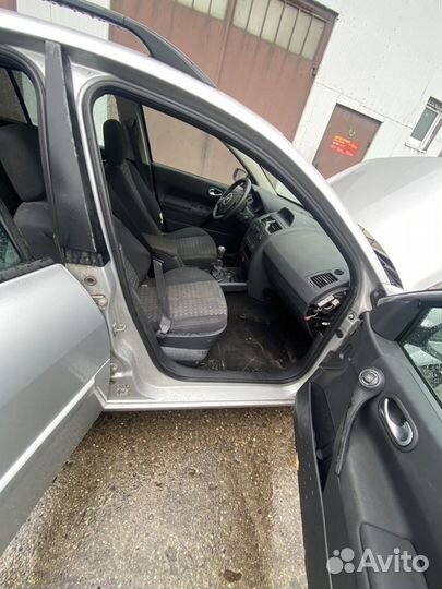 Renault megane спойлер продан