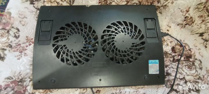 Охлаждающая подставка для ноутбука