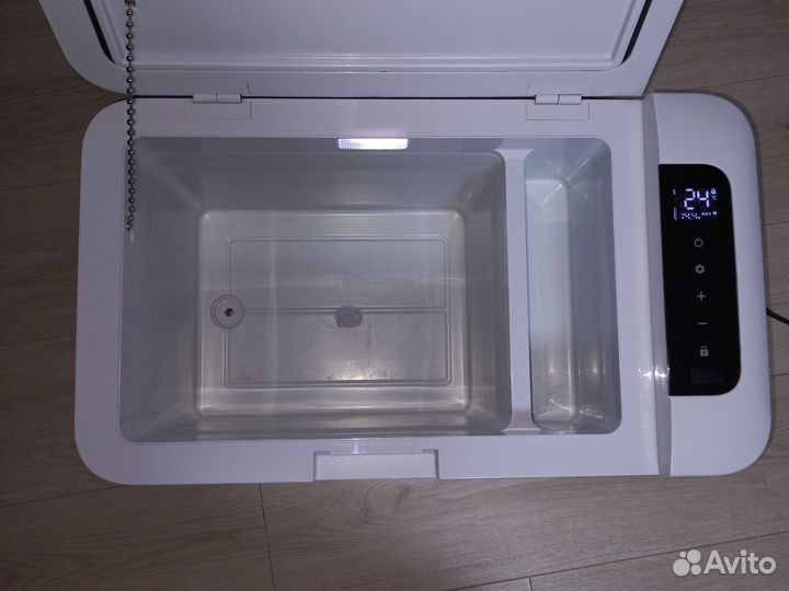 Автомобильный холодильник компрессорный 12/24/220v