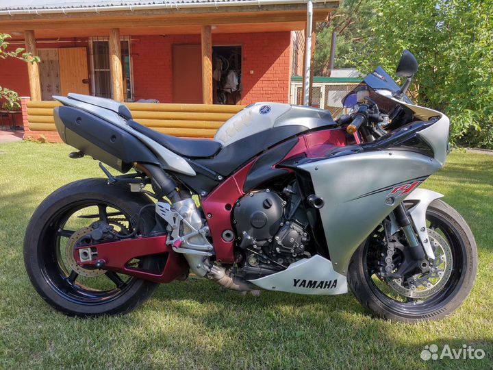 Yamaha R1