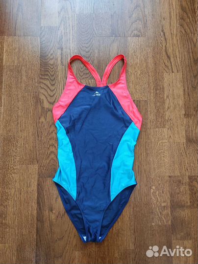 Закрытый купальник для девочки