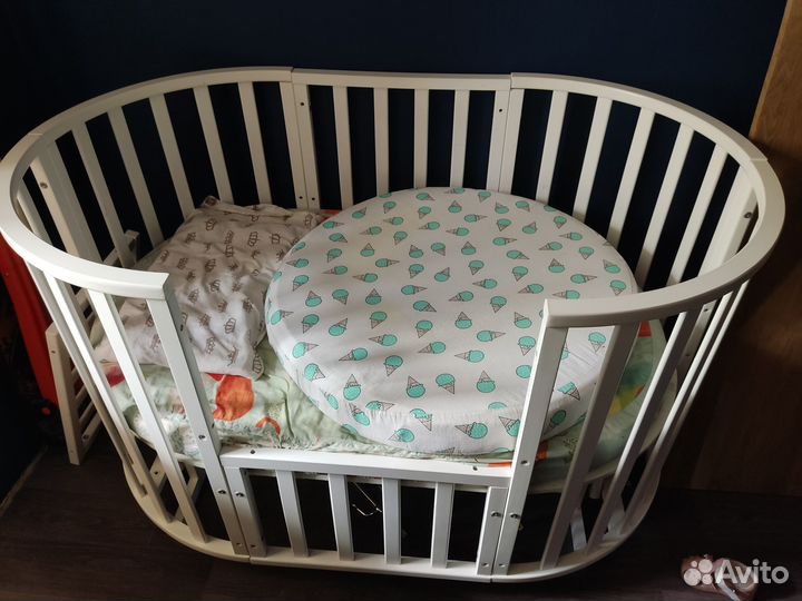 Детская кровать с маятником овальная