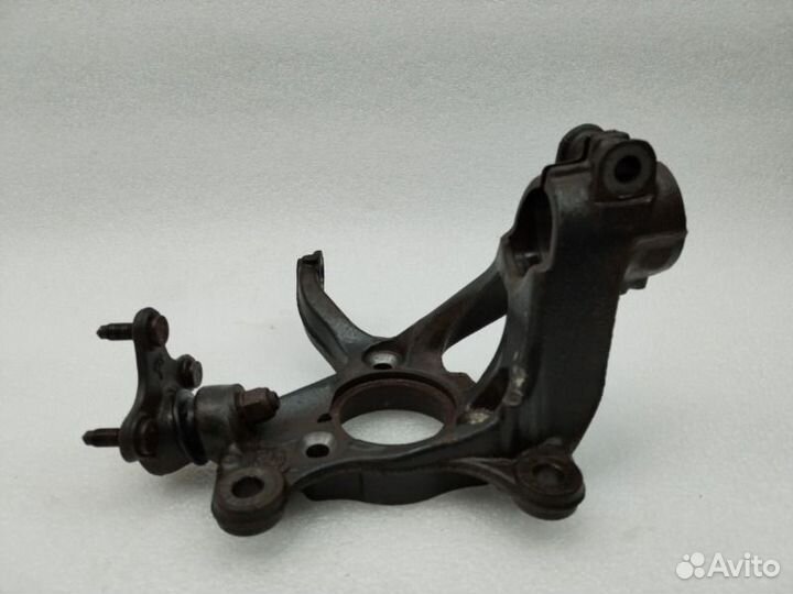 Кулак поворотный передний левый Skoda Octavia A7