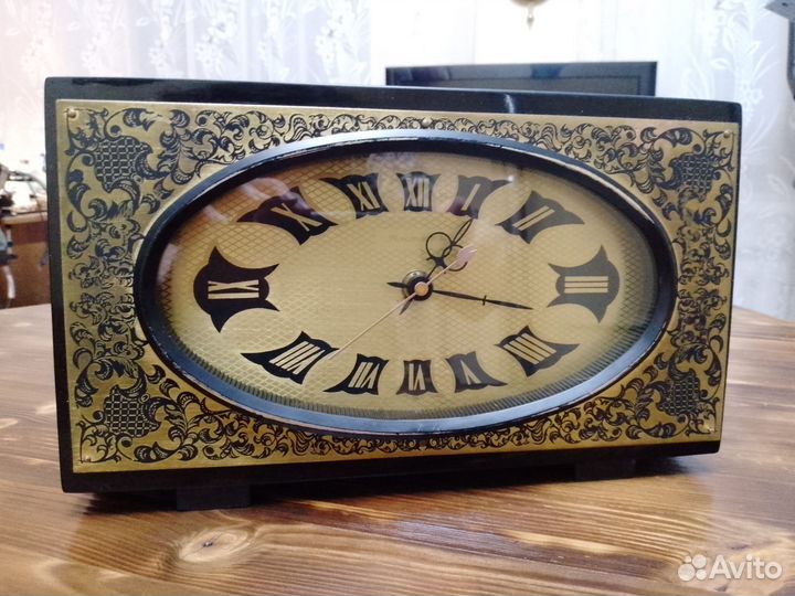 Часы настольные янтарь СССР