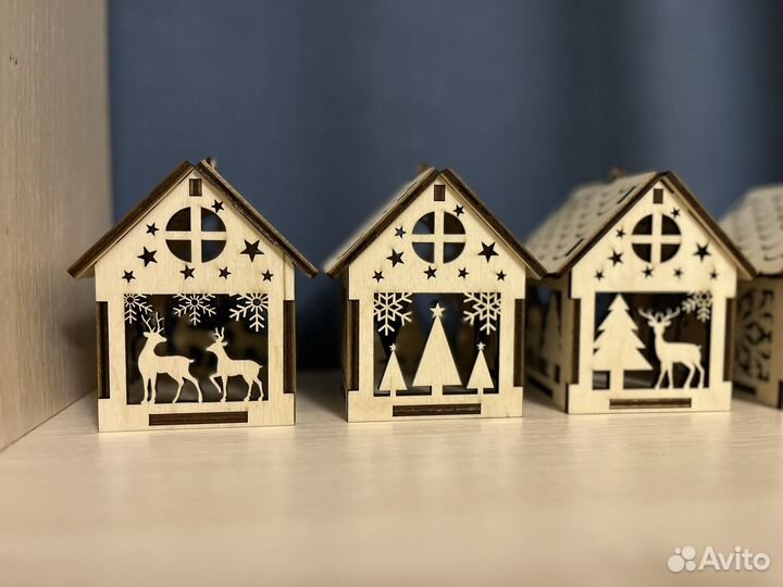 Елочные игрушки домики из дерева