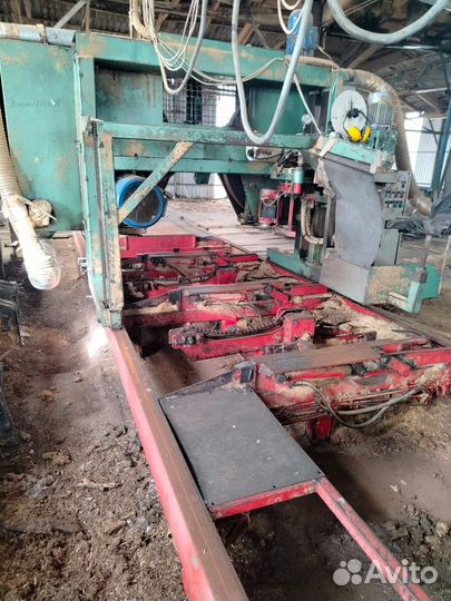 Станок горизонтальный ленточнопильный по дереву