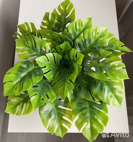 Композиция из искусственных растений