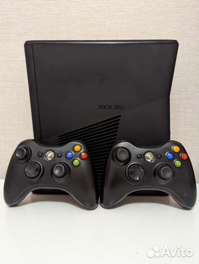 Xbox 360 FreeBoot прошит + 2 геймпада + игры