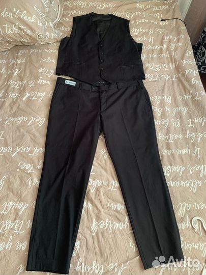 Мужской классический костюм тройка