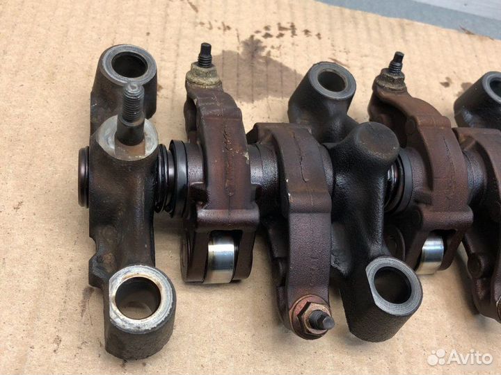 Ось коромысел Citroen C3