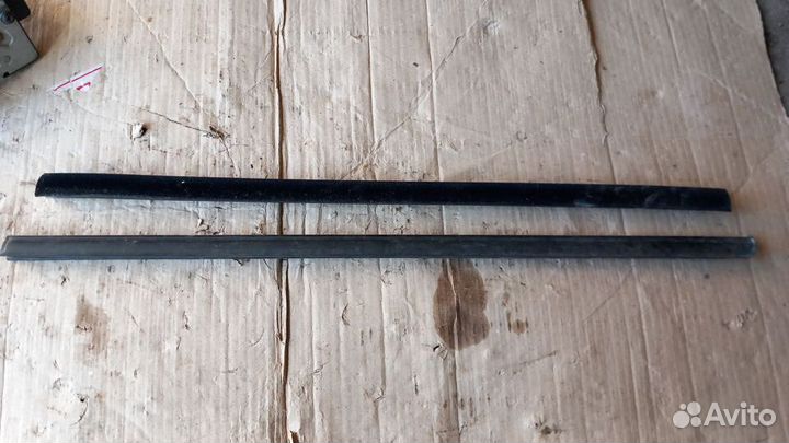 Escape тайванец 2007-09 бархотки задн правой двери