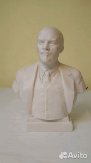 Бюст В.И. Ленина