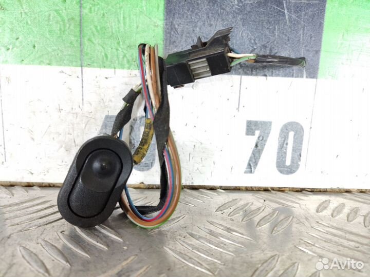 Кнопка стеклоподъемника Opel Omega B