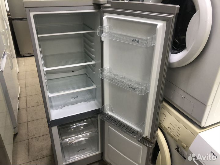 Узкий холодильник Shivaki. С гарантией