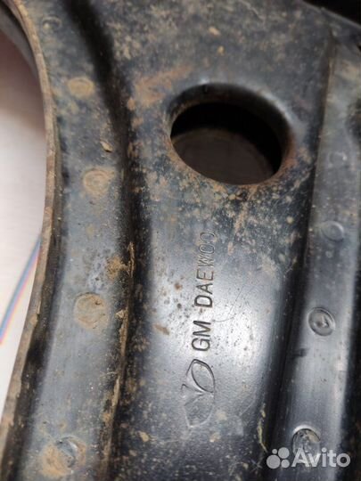 Рычаг подвески нижний правый Chevrolet Lacetti