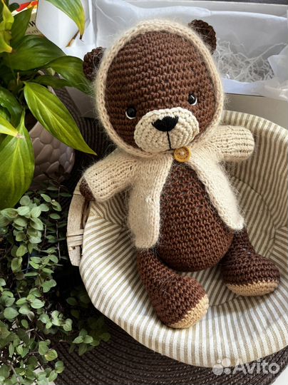 Вязаная игрушка ручной работы 