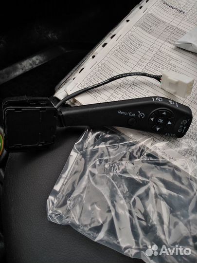 Кнопка дворников стеклоочистителя автомобиля лада