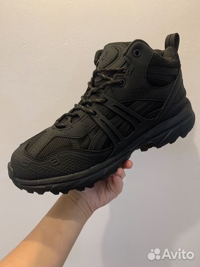 Мужские зимние кроссовки Asics