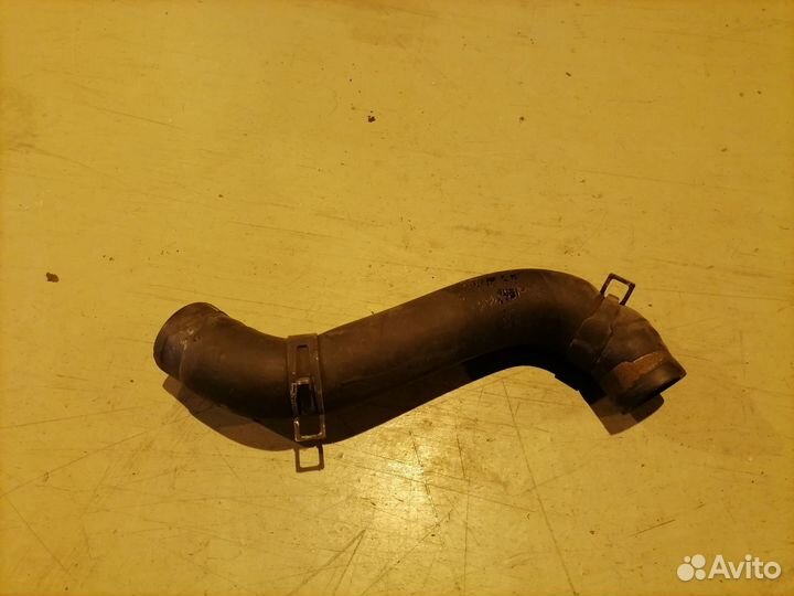 Патрубок охлаждения (радиатора) 215014N001верхний