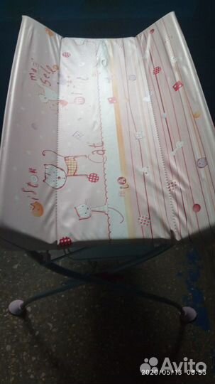 Пеленальный стол