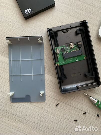 Переносной жёсткий диск и кейсы