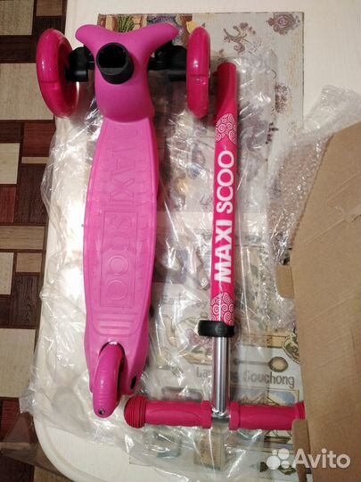 Самокат детский трехколесный новый в упаковке