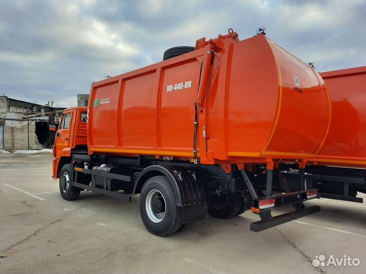Мусоровоз с боковой загрузкой ко-440-8К на камаз