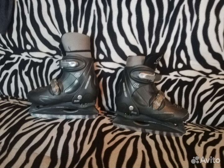 Коньки хоккейные