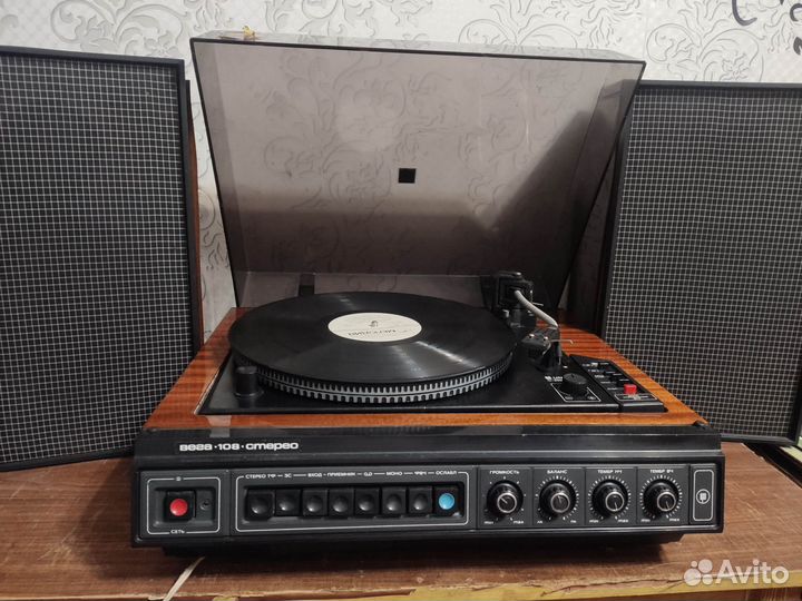 Виниловый проигрыватель Вега 108