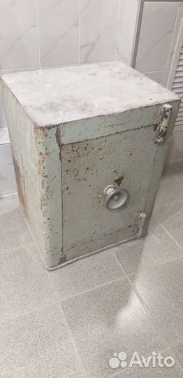 Сейф несгораемый образца СССР б/у