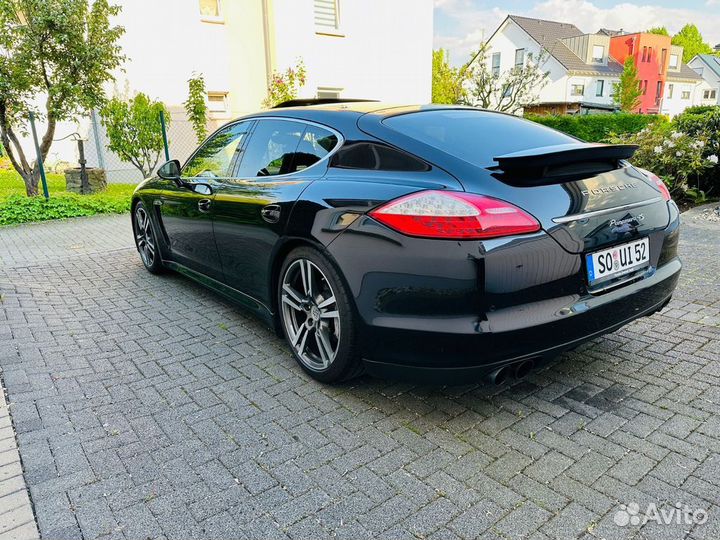 В разборе Porsche Panamera 4S