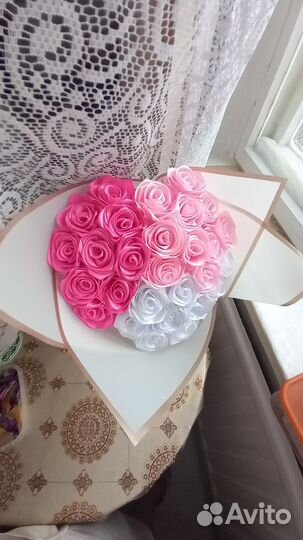 Атласные розы